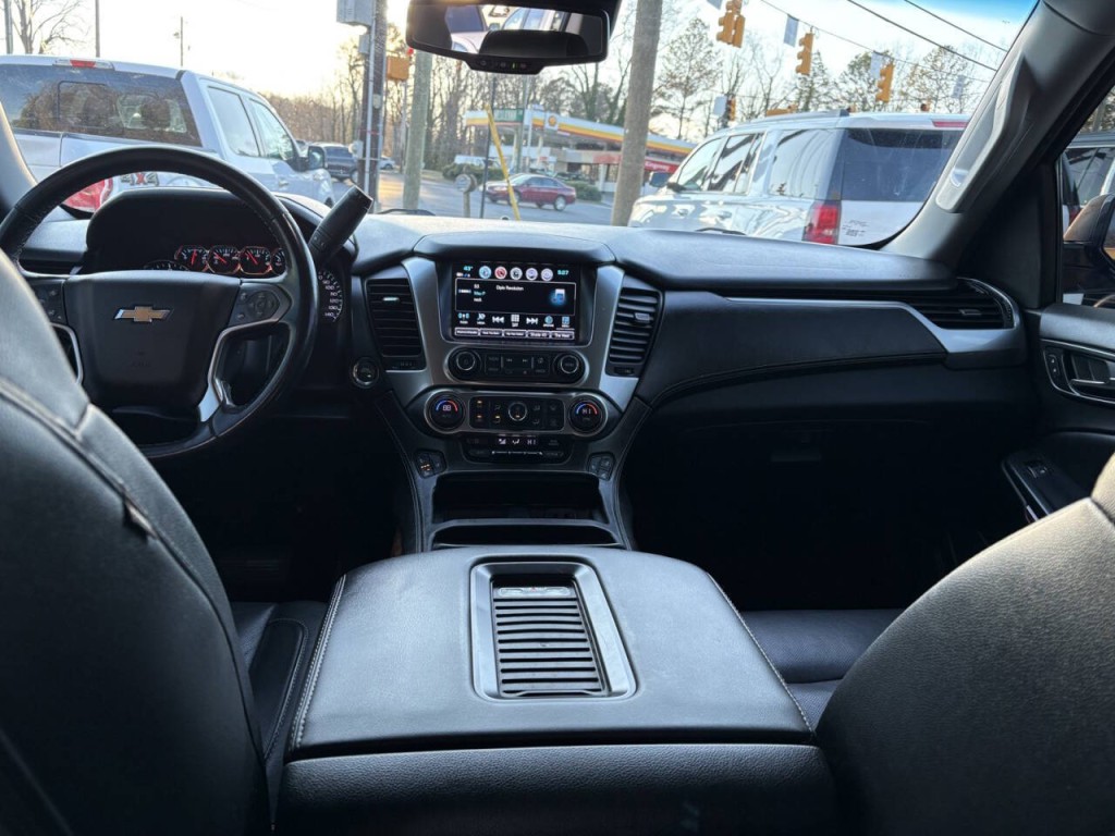 2020 Chevrolet Suburban Image 23