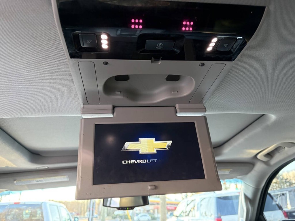 2020 Chevrolet Suburban Image 25