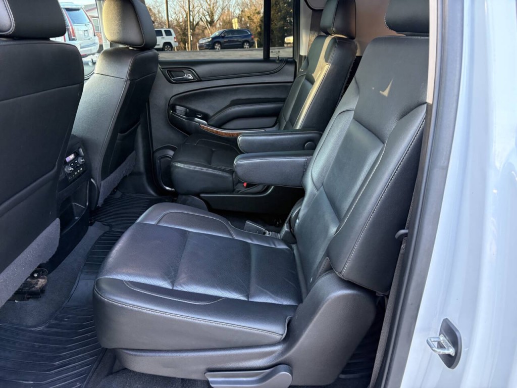 2020 Chevrolet Suburban Image 27