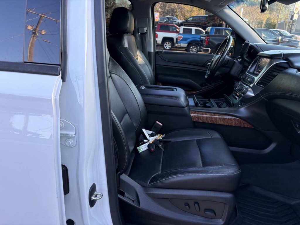 2020 Chevrolet Suburban Image 32