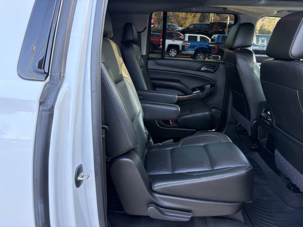 2020 Chevrolet Suburban Image 35