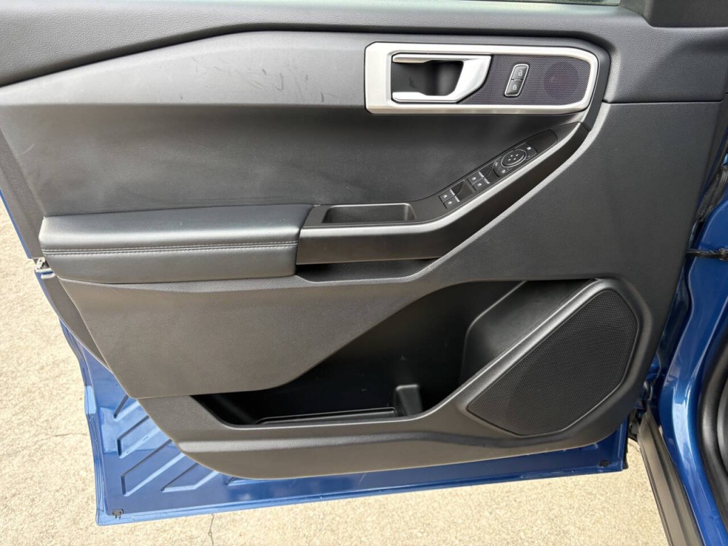 2022 Ford Explorer Image 9