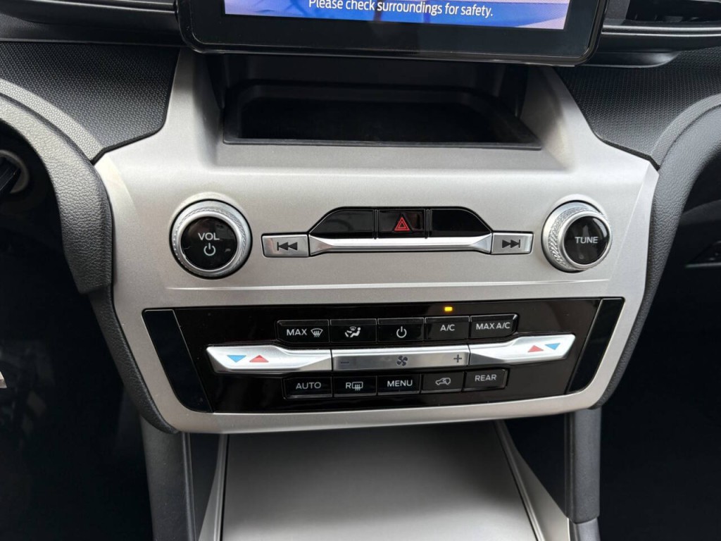 2022 Ford Explorer Image 18