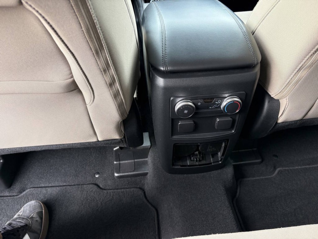 2022 Ford Explorer Image 22