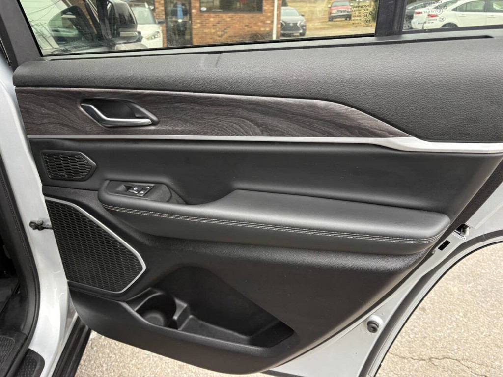 2021 Jeep Grand Cherokee Image 32