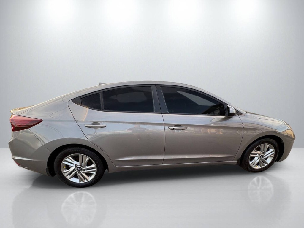 2020 Hyundai Elantra Image 8