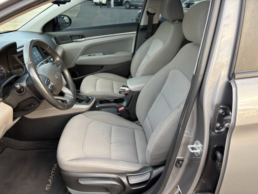 2020 Hyundai Elantra Image 12