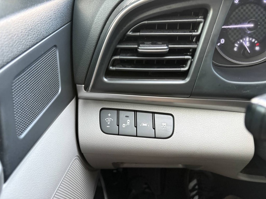 2020 Hyundai Elantra Image 14