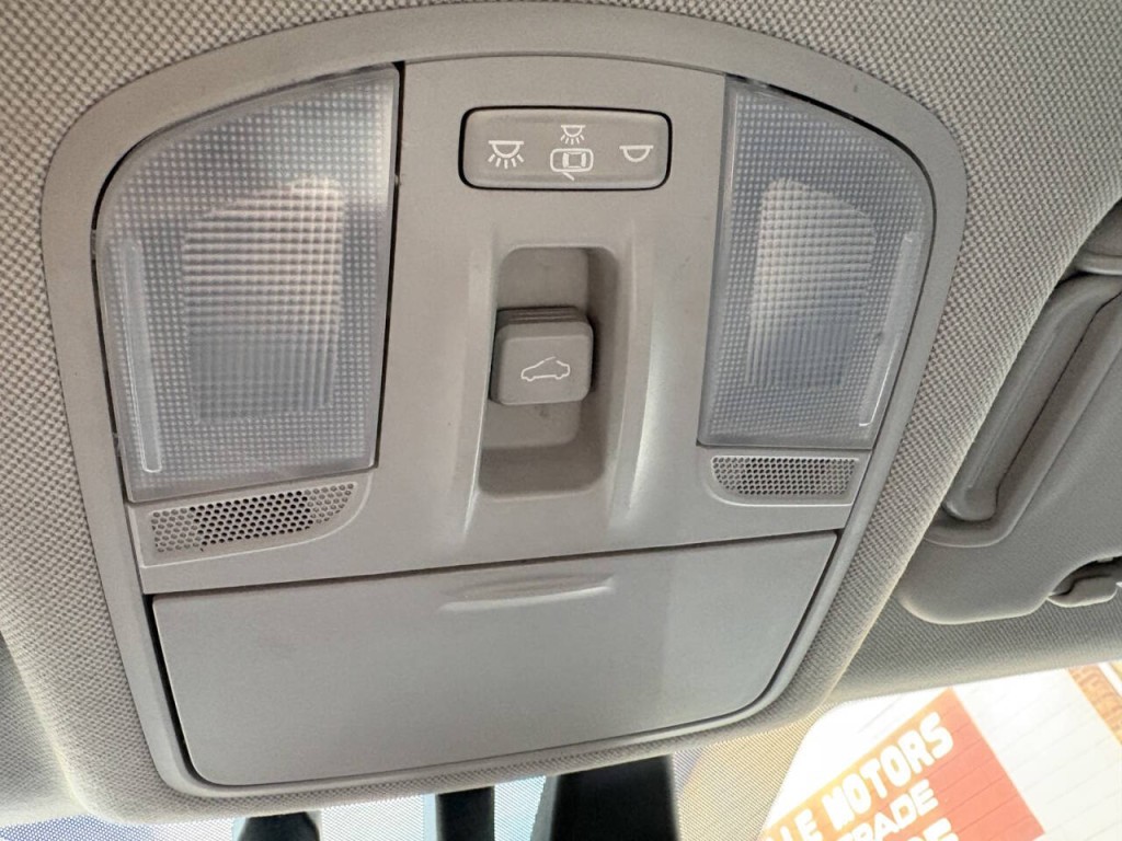 2020 Hyundai Elantra Image 24