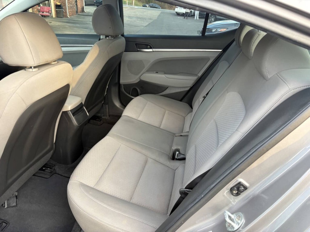 2020 Hyundai Elantra Image 27