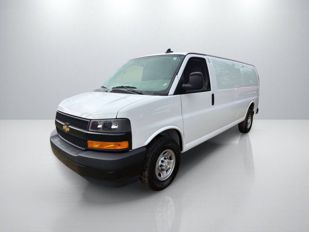 2023 Chevrolet Express Image 3
