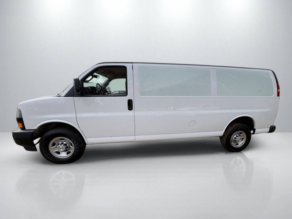 2023 Chevrolet Express Image 4