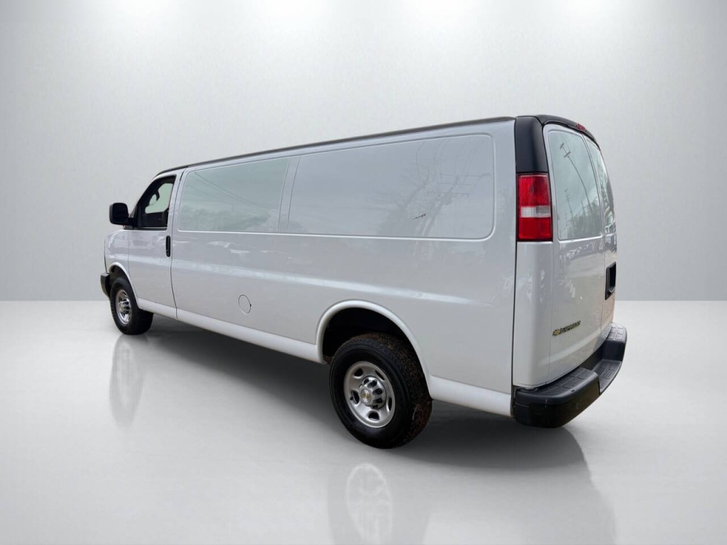 2023 Chevrolet Express Image 5