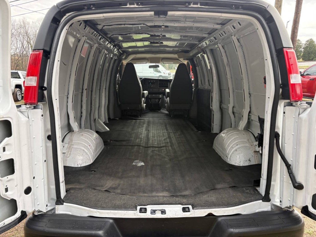 2023 Chevrolet Express Image 12