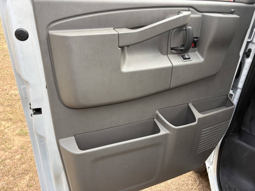 2023 Chevrolet Express Image 13