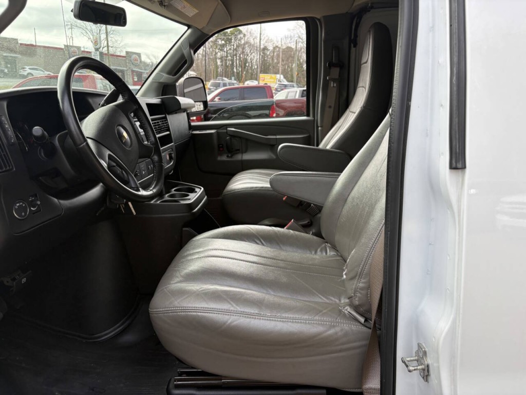 2023 Chevrolet Express Image 14