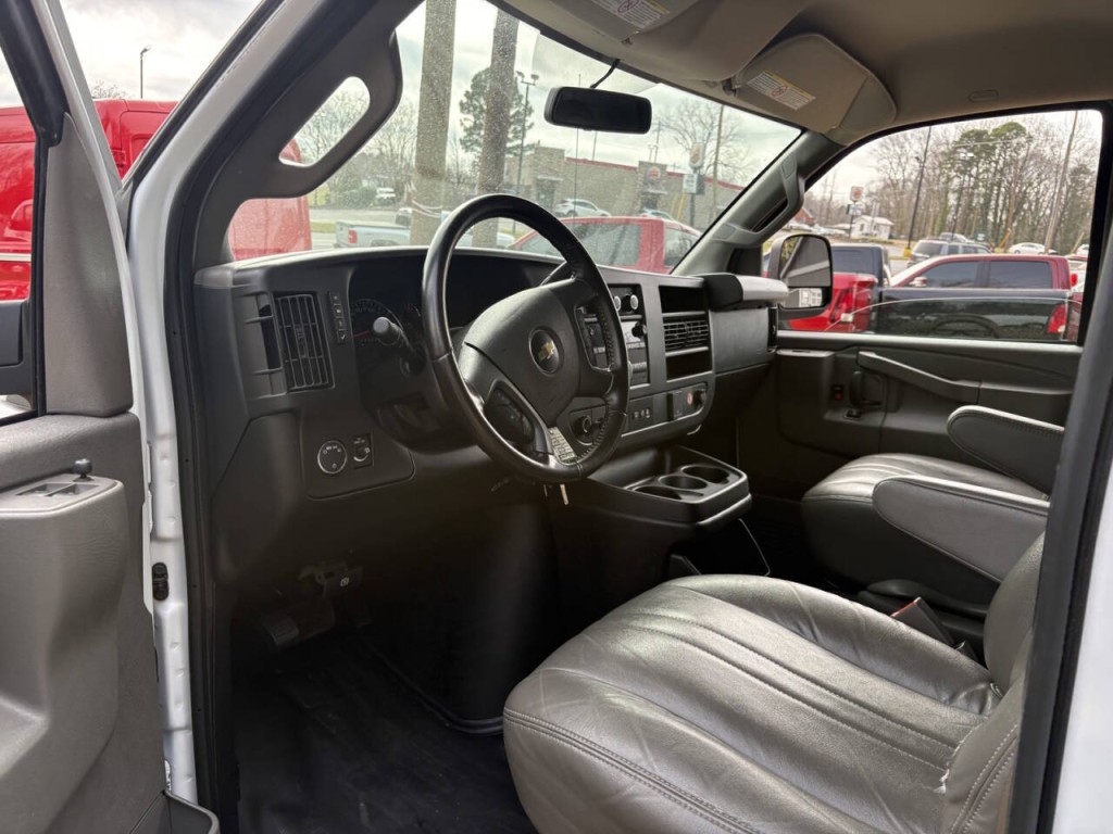 2023 Chevrolet Express Image 15