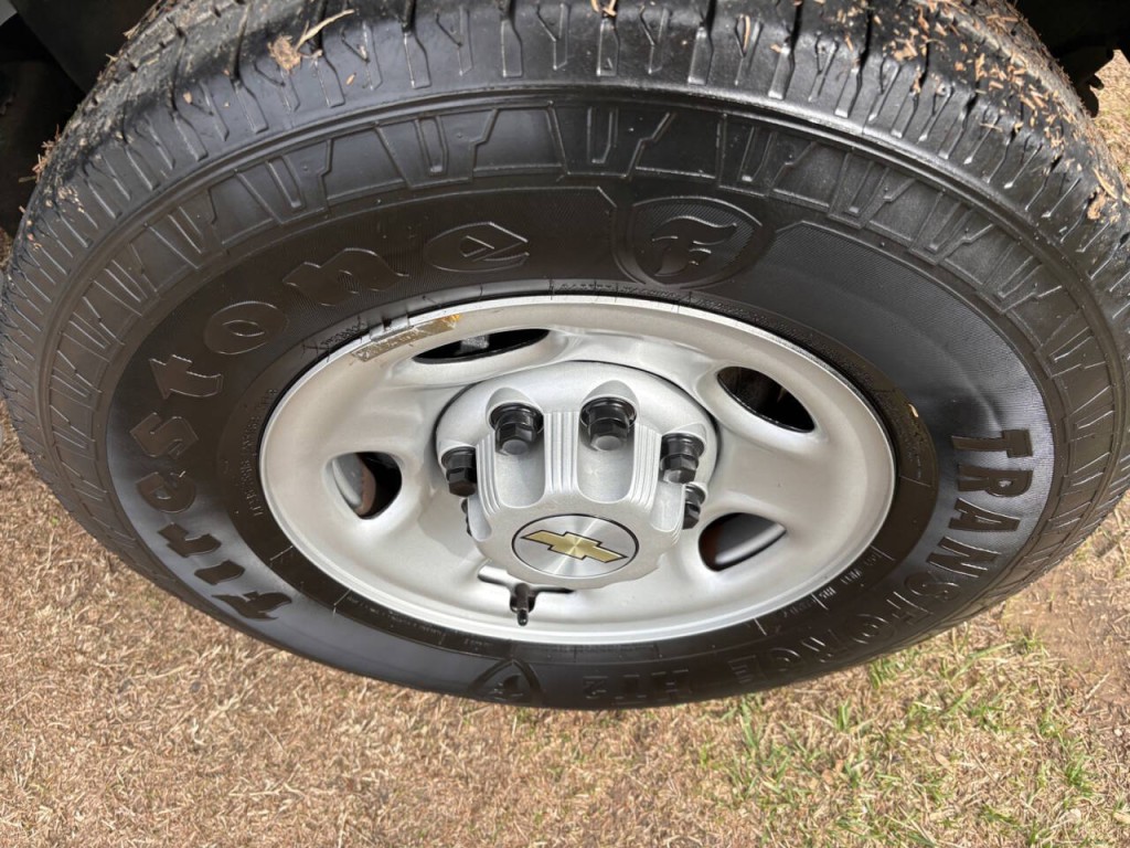 2023 Chevrolet Express Image 22