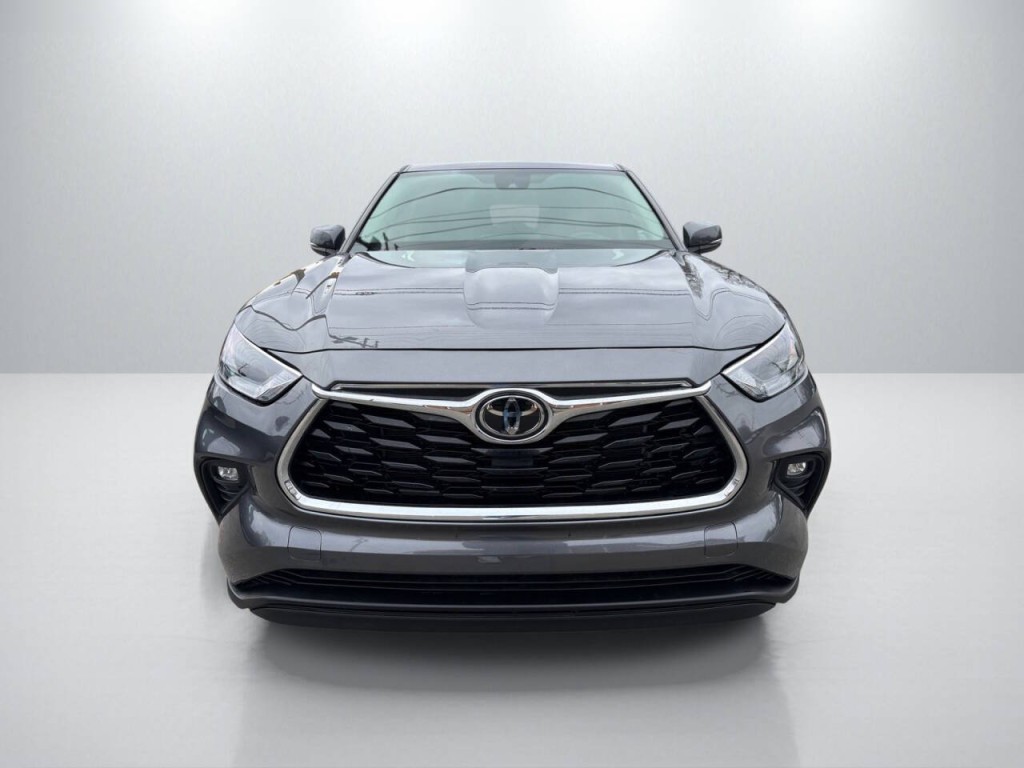 2022 Toyota Highlander Image 2
