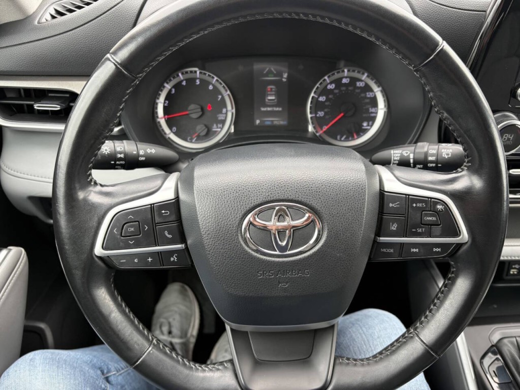 2022 Toyota Highlander Image 12