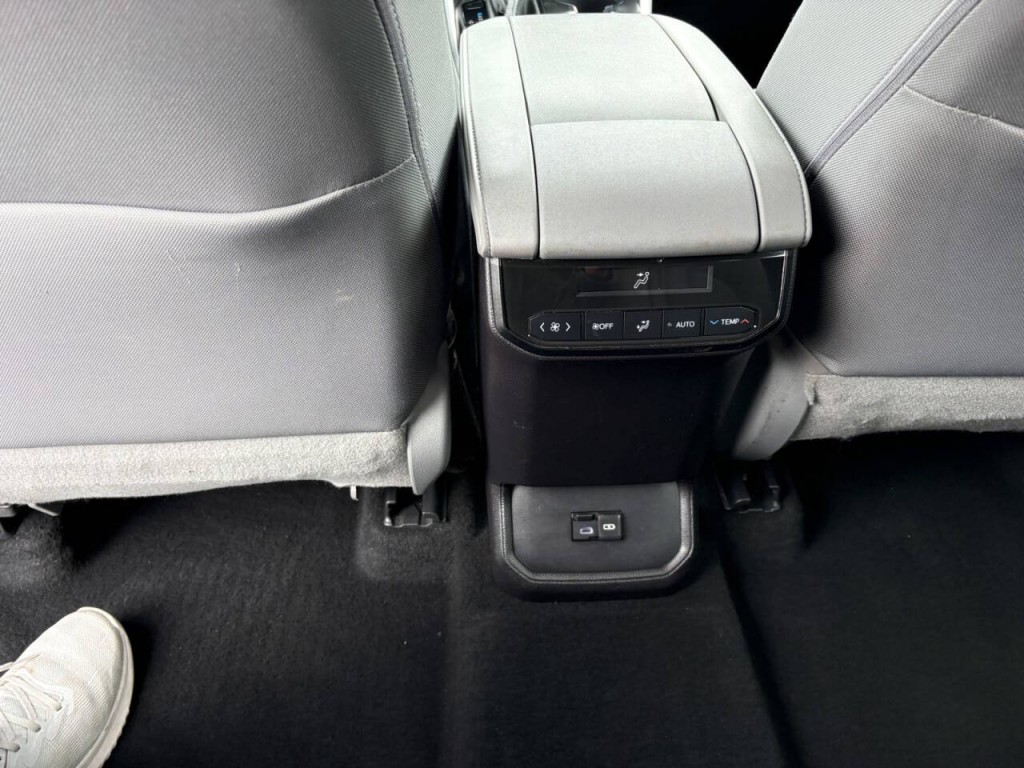 2022 Toyota Highlander Image 22