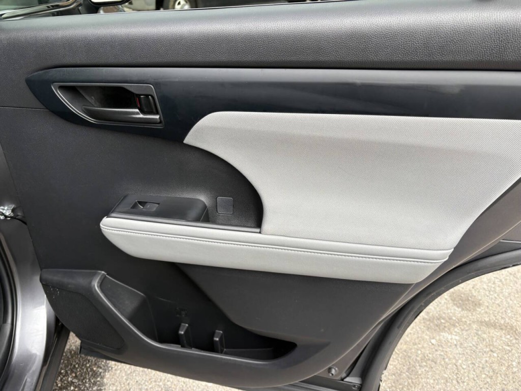 2022 Toyota Highlander Image 31