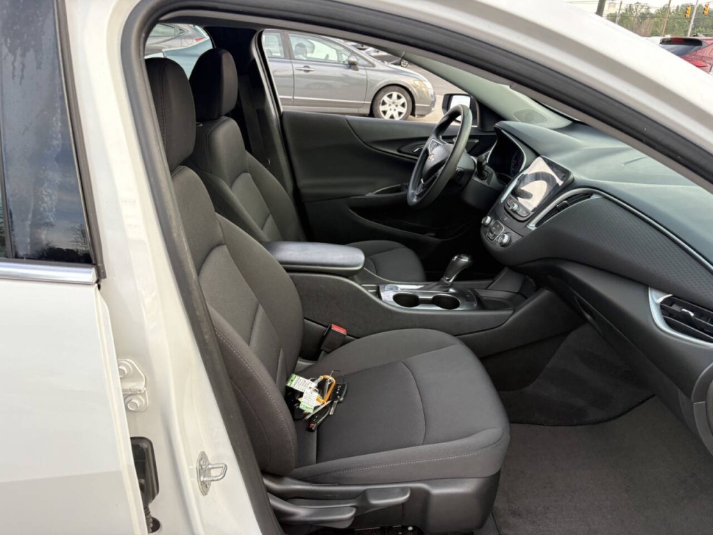 2019 Chevrolet Malibu Image 25