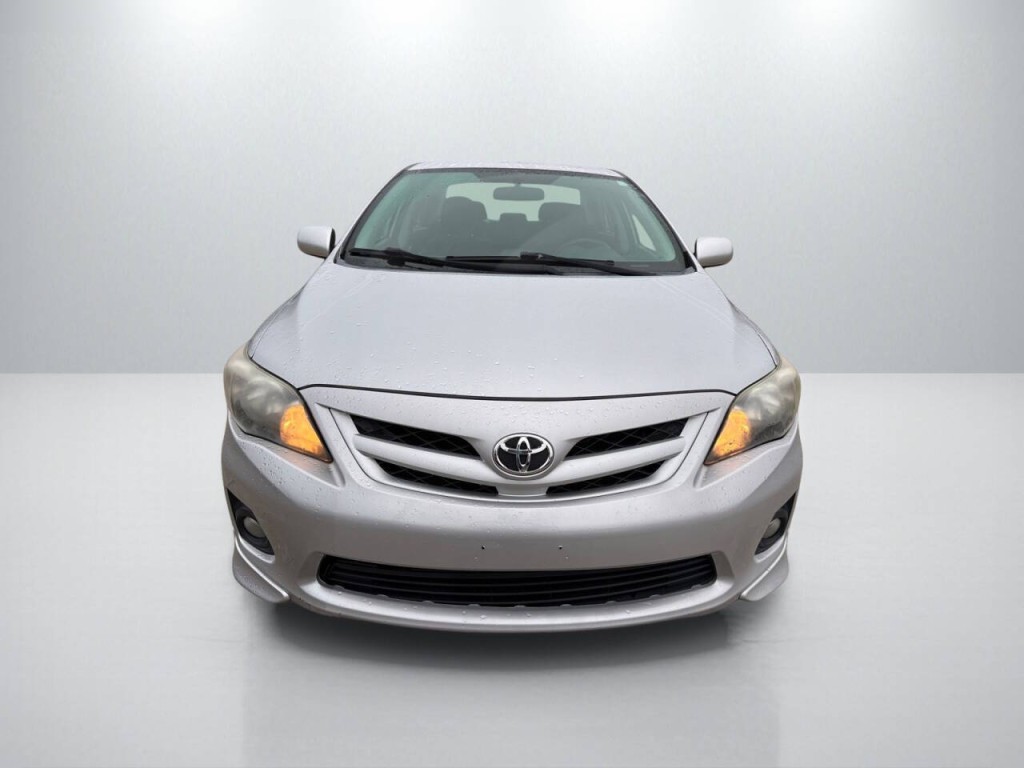 2013 Toyota Corolla Image 2