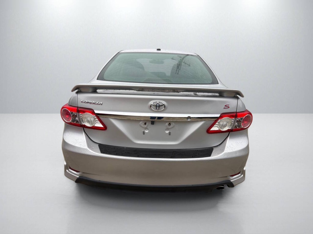 2013 Toyota Corolla Image 6