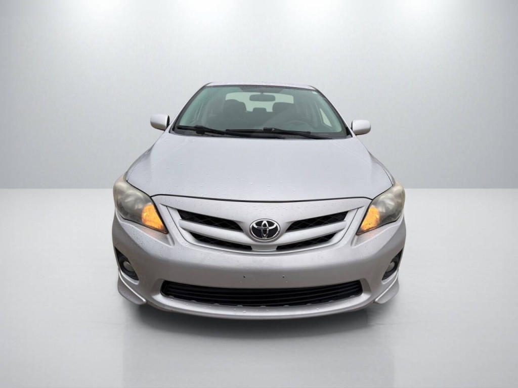 2013 Toyota Corolla Image 2