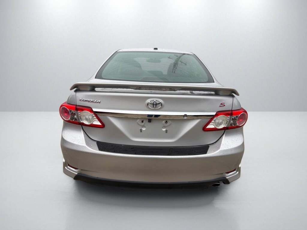 2013 Toyota Corolla Image 6