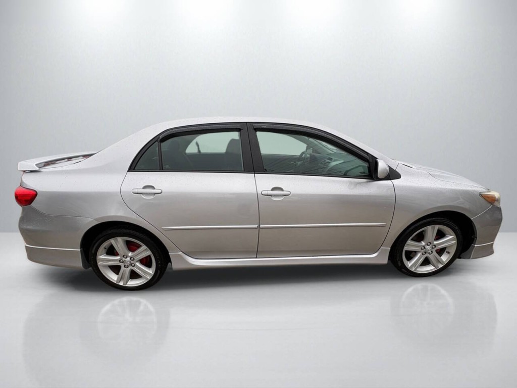 2013 Toyota Corolla Image 8