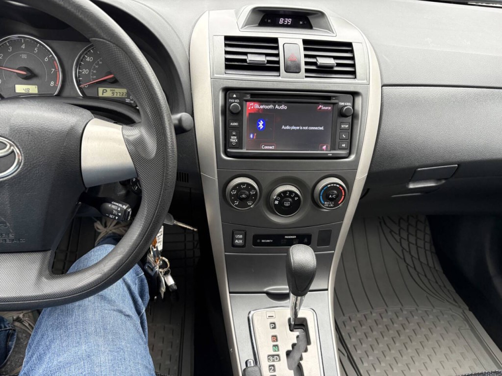 2013 Toyota Corolla Image 16