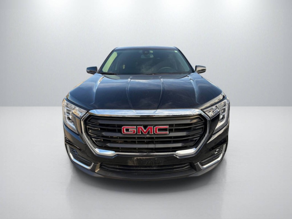 2024 GMC Terrain Image 2