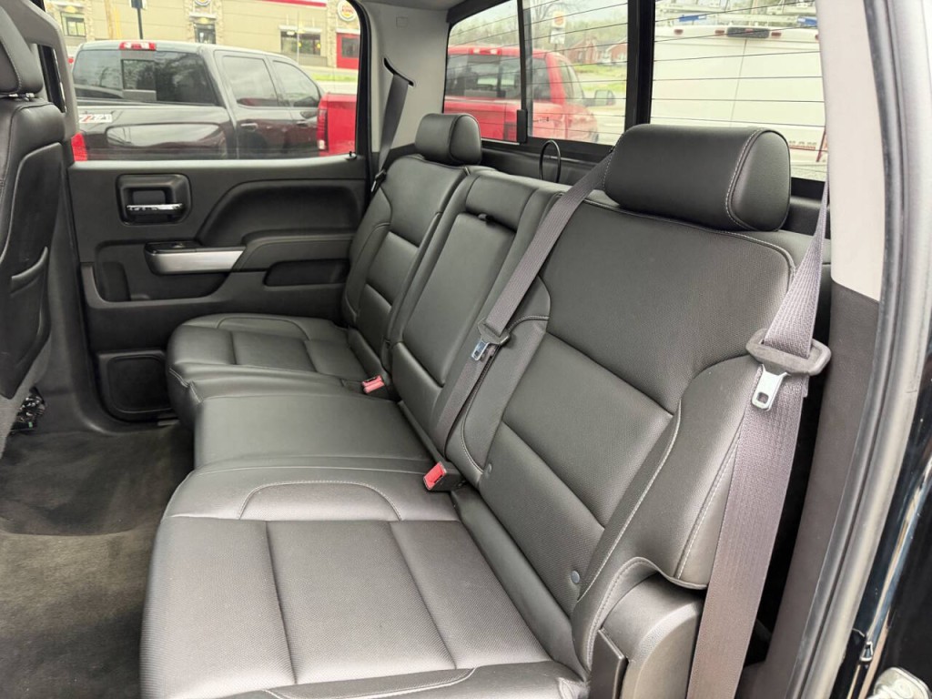 2015 Chevrolet Silverado 1500 Image 32