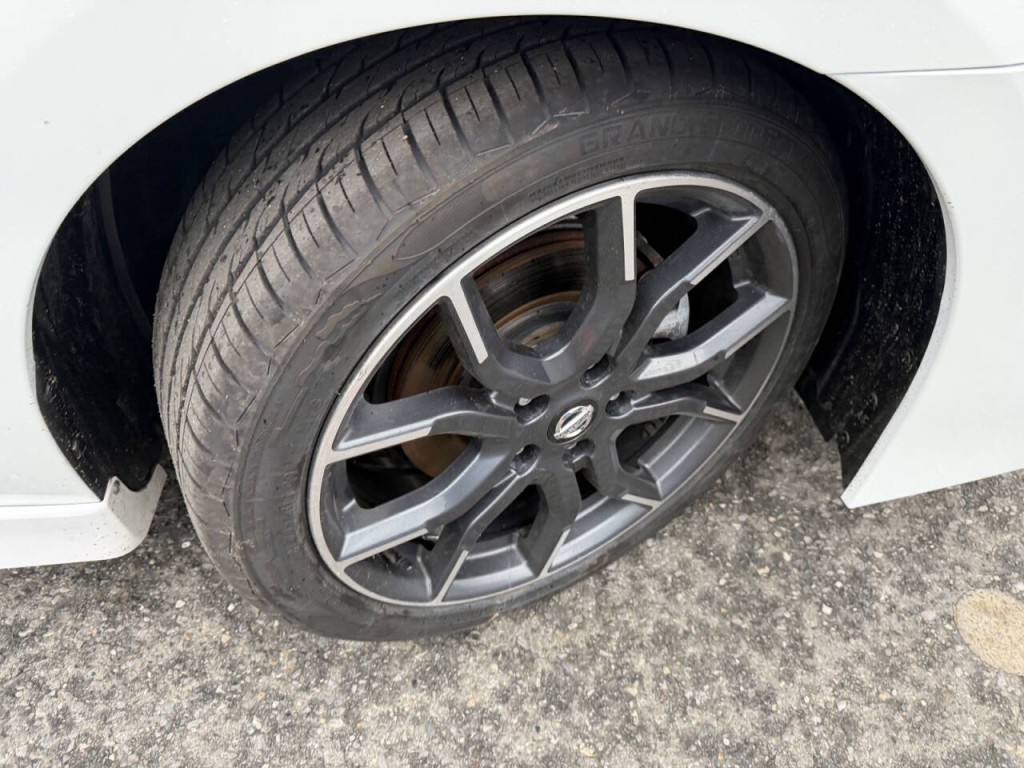 2017 Nissan Sentra Image 9