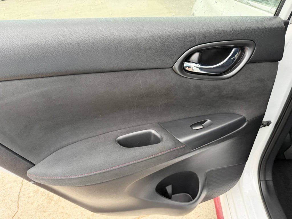 2017 Nissan Sentra Image 28