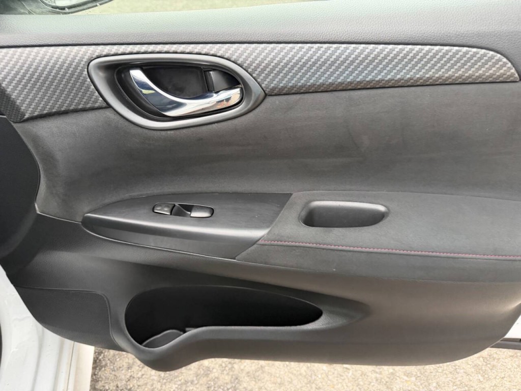 2017 Nissan Sentra Image 36