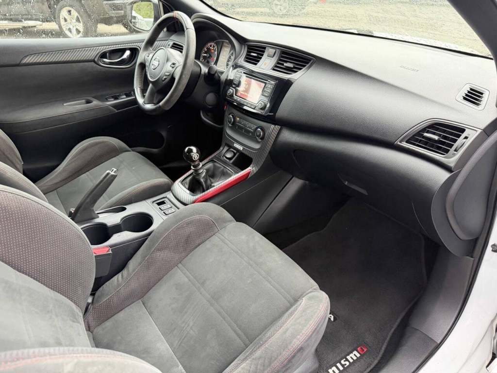 2017 Nissan Sentra Image 38