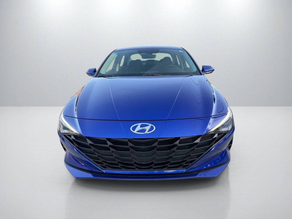 2023 Hyundai Elantra Image 2