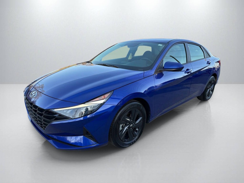 2023 Hyundai Elantra Image 3