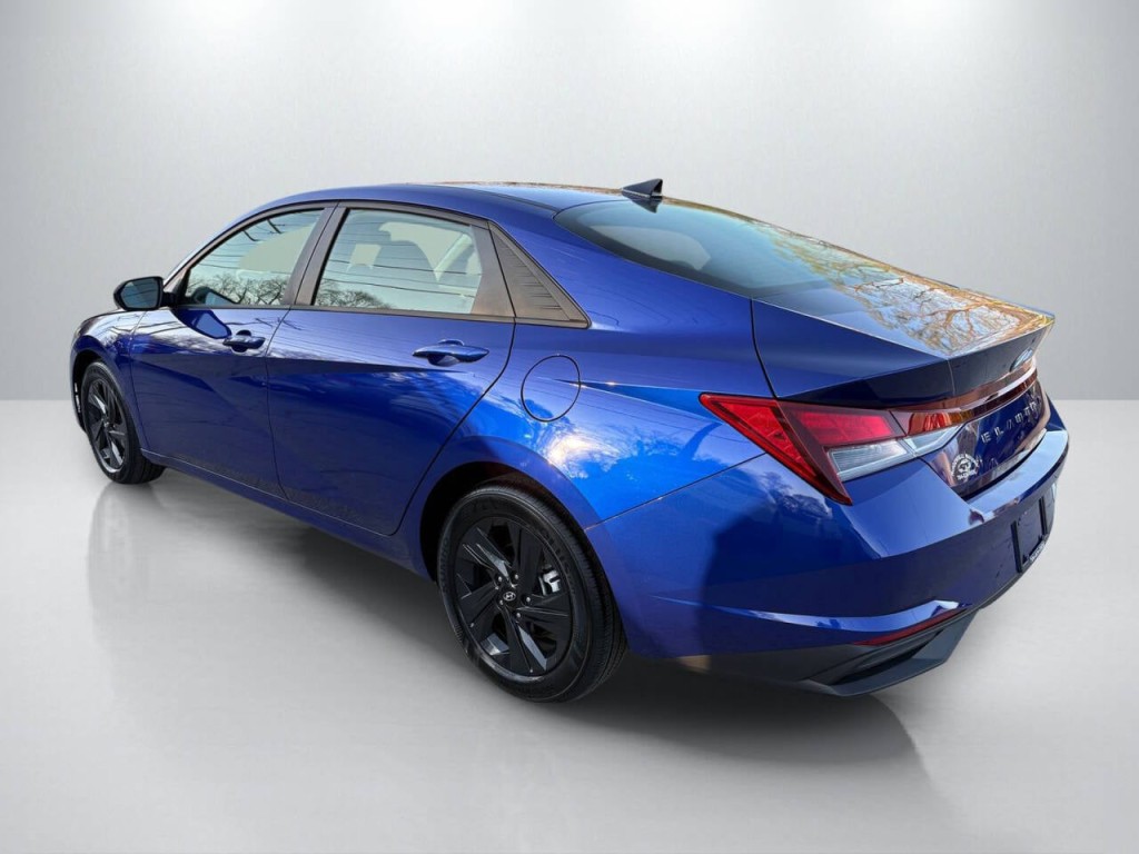2023 Hyundai Elantra Image 5
