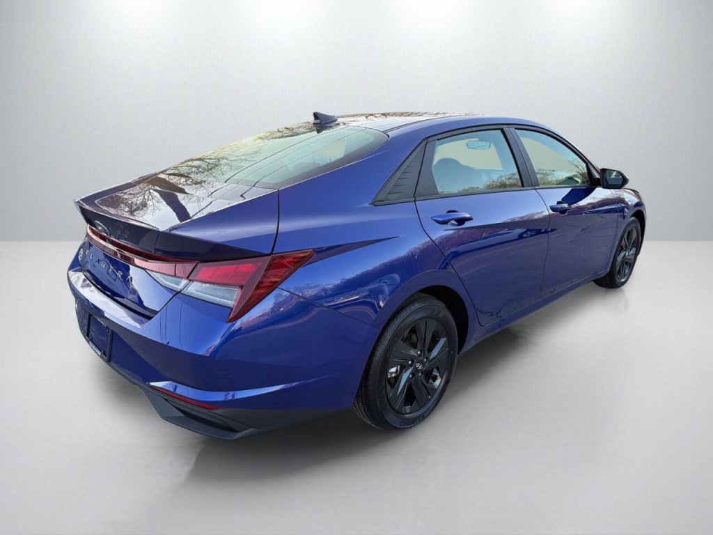 2023 Hyundai Elantra Image 7
