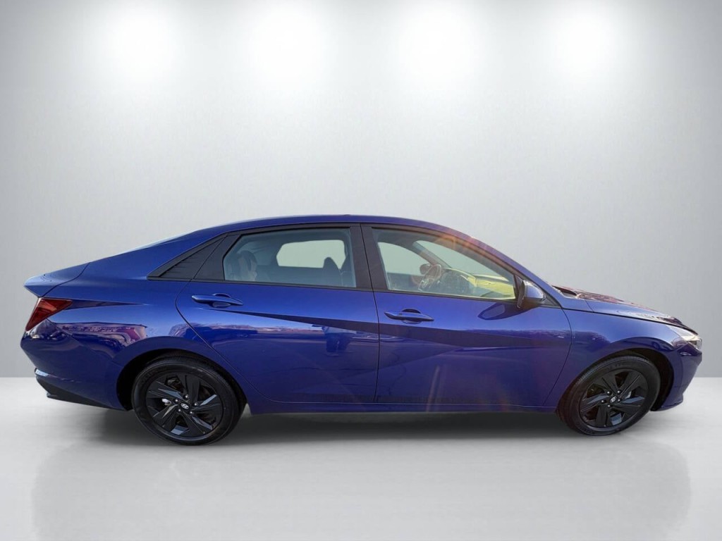 2023 Hyundai Elantra Image 8