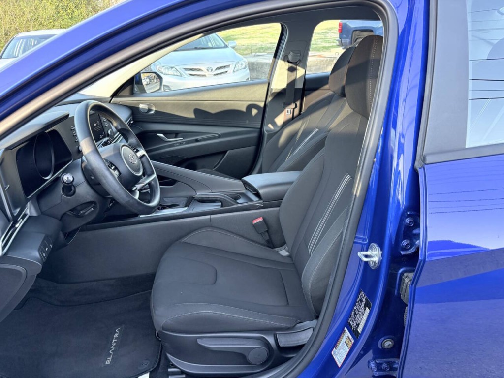 2023 Hyundai Elantra Image 10