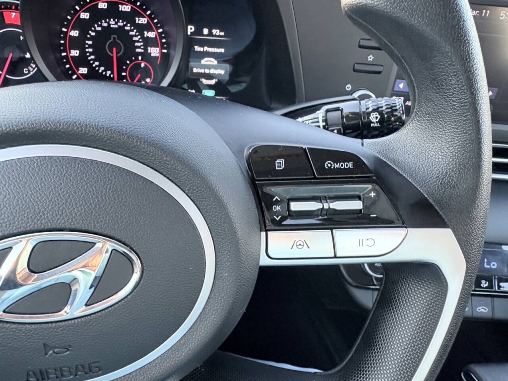 2023 Hyundai Elantra Image 14