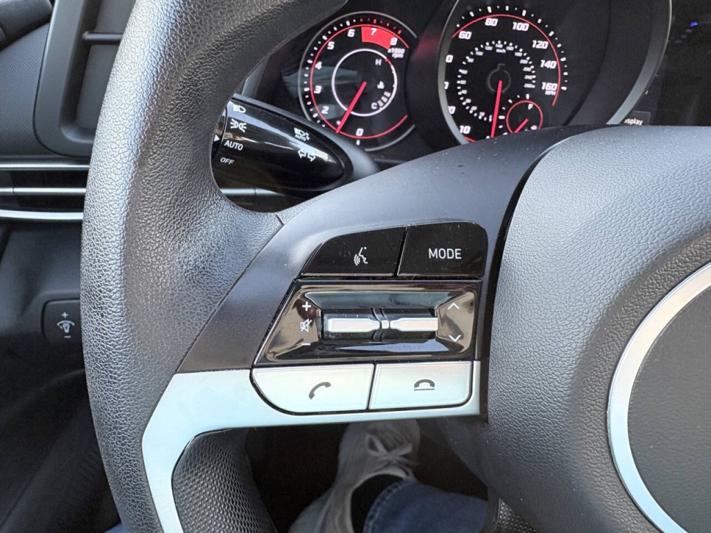 2023 Hyundai Elantra Image 15