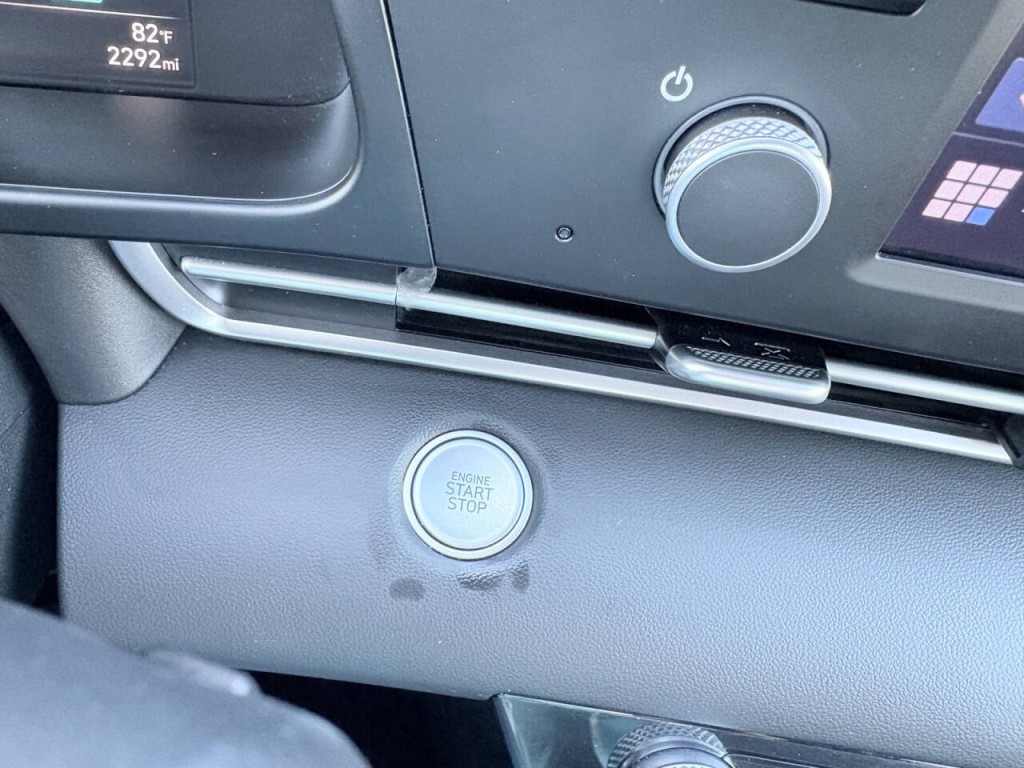 2023 Hyundai Elantra Image 17