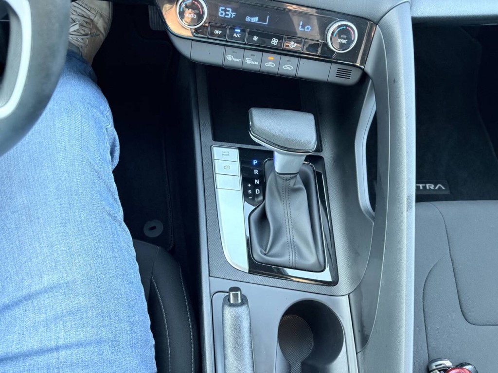 2023 Hyundai Elantra Image 21