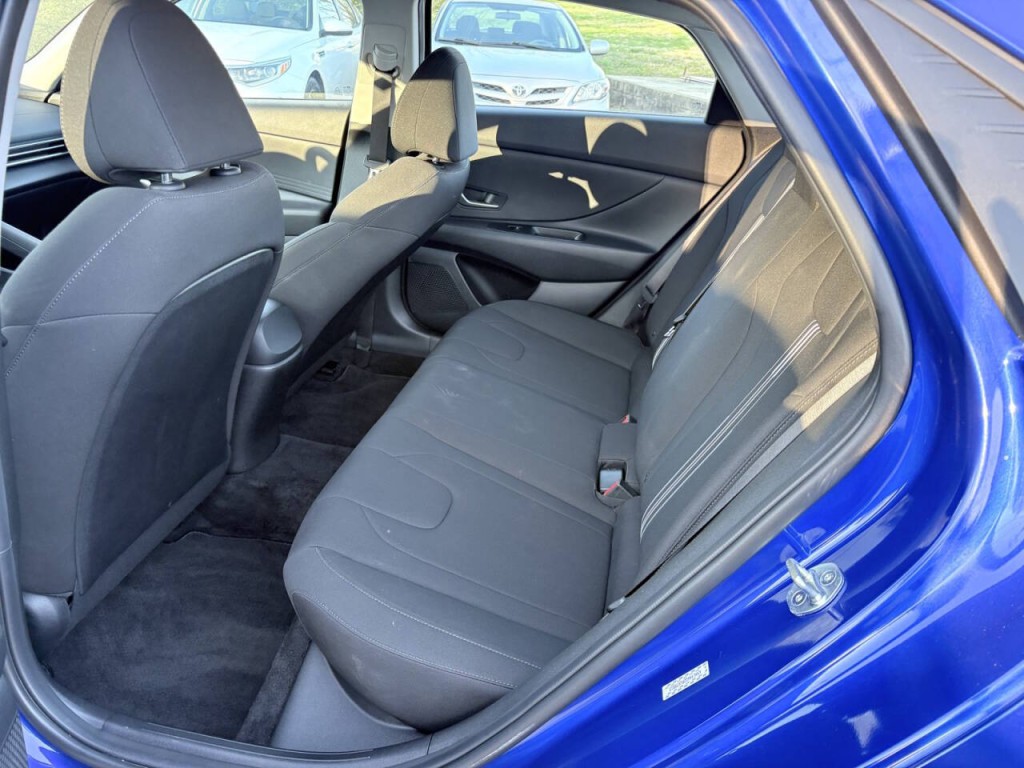 2023 Hyundai Elantra Image 24